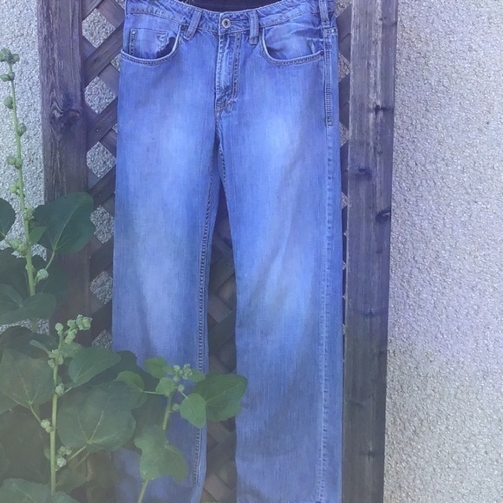 P226. Buffalo David Bitton lighter wash jeans. GUC